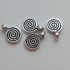 20 flat round swirl charms, antique silver tone, Size 11.8 x 8 mm