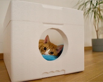 Weatherproof cat house made of Styrofoam 58 x 38 cm insulated protective house for outdoors Waterproof dog crate 11085