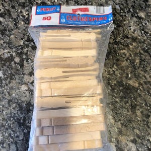 Lot of 50 Vintage Wood Wooden Clothes Pins Pegs Laundry NEW