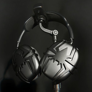 Unique Silver white&black spider Airpods max cover,3D print spider shaped,Cool design,y2k,gifts for him.