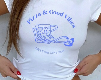 Pizza & Good Vibes, camiseta de pizza, camiseta estética para bebês, camiseta justa feminina, camiseta fofa para bebês, camiseta coquete, camiseta y2k, camiseta para bebês dos anos 90, roupas y2k