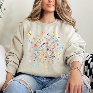 Wildblumen Cottagecore Shirt, Oversized Vintage Pullover, Wildblumen Pullover, Pastell Blumen Natur Shirt, Garten Liebhaber Shirt, Boho
