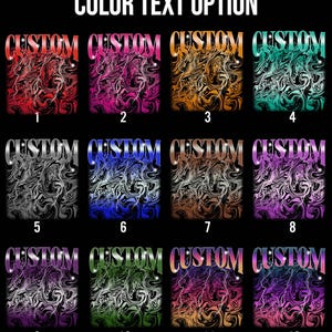 Pu&ograve; includere: Dodici diverse opzioni di colore per un design personalizzabile con la parola "CUSTOM" in un carattere metallico in grassetto con una grafica a forma di fulmine. Lo sfondo &egrave; un motivo astratto vorticoso.
