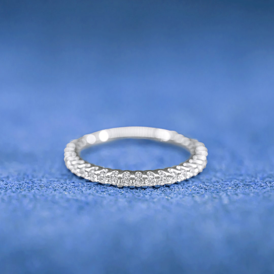 Gold Minimalist Ring in 18k Gold, Wedding Band for Her, Wedding Band