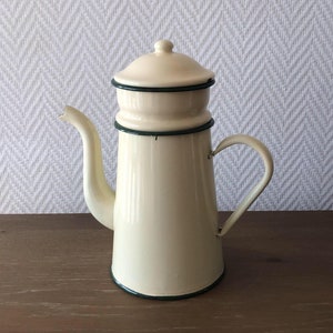 Enamel Coffee Pot / Vintage French Enamel Coffee Pot / Pale Yellow Enamel Coffee Pot / Made in France / French Cuisine