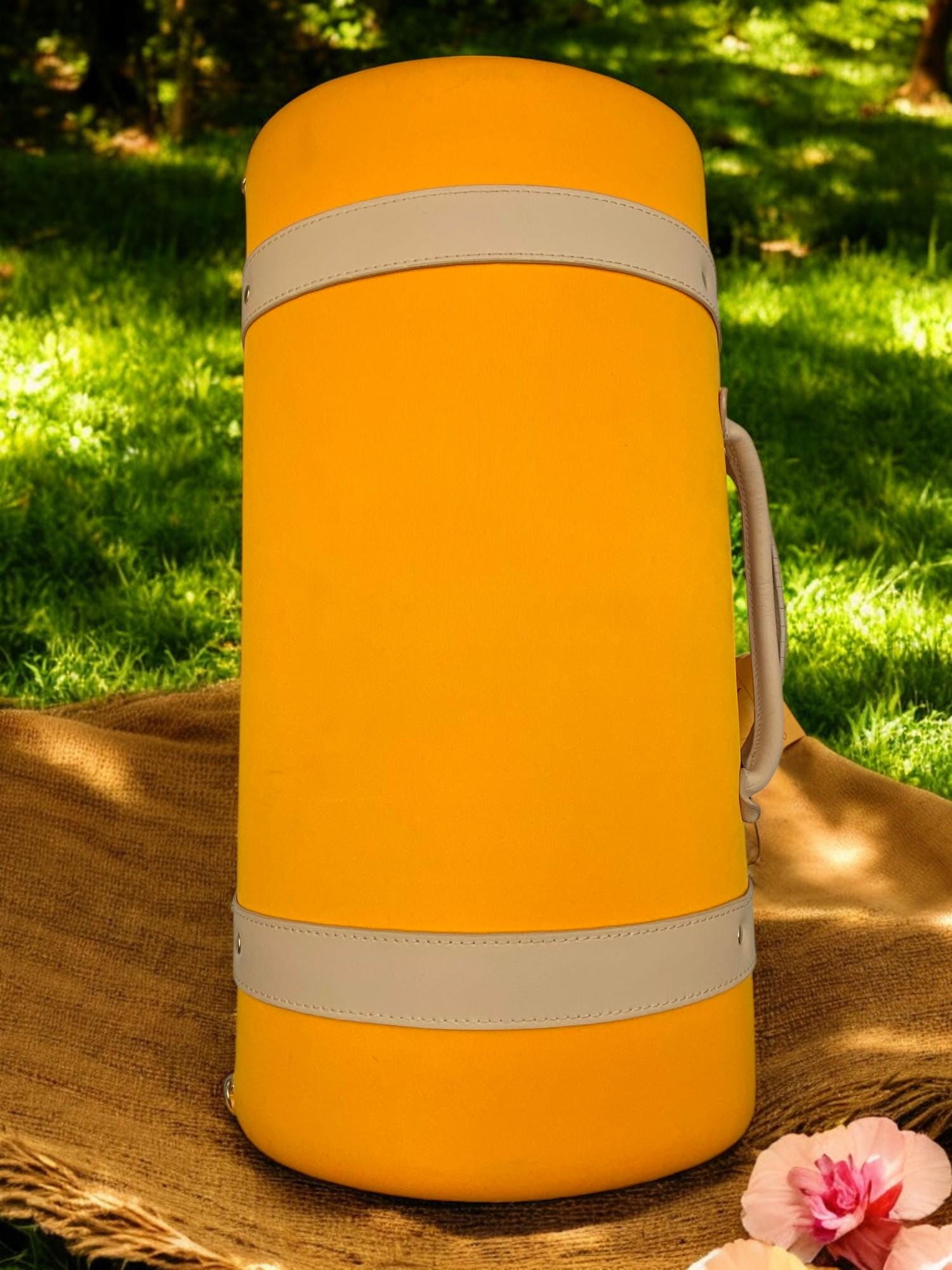 ヴーヴ　クリコ　シャンパン 専用バッグ付き ヴーヴ・クリコ シャンパン 希少なヴィンテージ オレンジ ピクニック