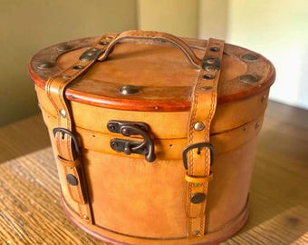 Vintage Wooden Hat Box Covered in Leather, Round Hat Box, Gladstone Clasp, Country Chic Decor
