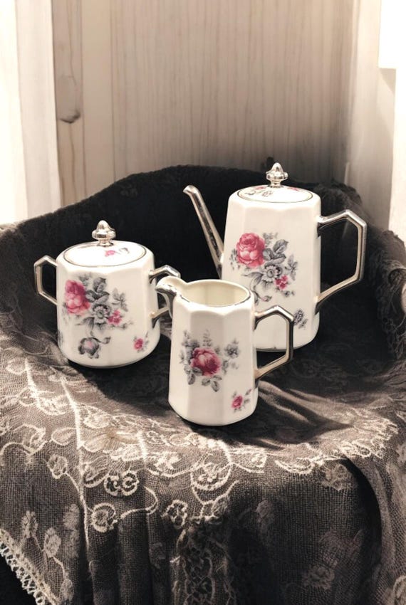 アンティークのリモージュ磁器製コーヒーまたは紅茶セット（洗練された