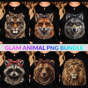 Puede incluir: Una colección digital de seis camisetas negras con ilustraciones gráficas de un tigre, zorro, lobo, mapache, oso y león. Cada animal lleva un pañuelo estampado, una cadena dorada y gafas. El texto GLAM ANIMAL PNG BUNDLE aparece centrado.