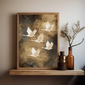 Arte de pared con grullas voladoras, arte de estilo japonés, cuadro de bandada de pájaros, impresión de grullas japonesas, arte de pared en beige dorado, impresión de pájaros blancos