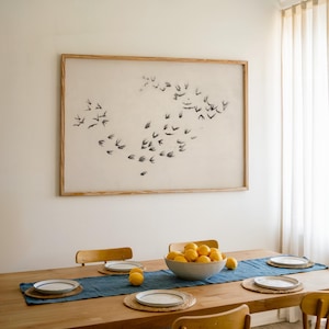 鳥の群れのウォールアート、鳥の群れのプリント、鳥のスケッチ画、飛ぶ鳥のポスター、鳥のシルエットアート、ミニマリストなニュートラルな自然プリント 画像 9