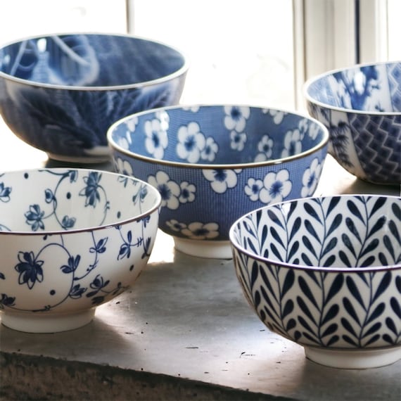 Blue and white ceramic bowl set of 4 made in Japan available at Miya!