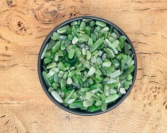 Grüne Jade Kristall Chips - Edelstein Nephrit Chips - Halbgetrommelter Stein - Mini Flaschen Kristall - Schüttgut Kristall Chips - 5-8mm