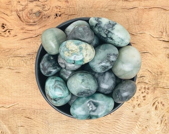 Emerald Tumbled Stone - Polished Emerald Crystal - Heart Chakra - Best Quality Emerald - Tumbled Emerald