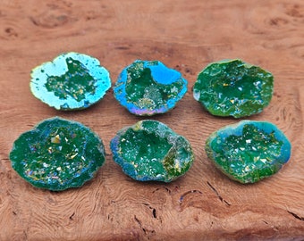 Clúster de geodas de cuarzo de aura verde - Clúster de geodas de cuarzo de aura arco iris - Piedra de aura de piedras preciosas - Cristales a granel al por mayor