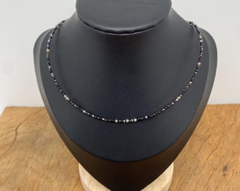 Facettierte schwarze Onyx Halskette - Kristallheilung Anhänger - Natürlicher Edelstein Schmuck - 2 mm