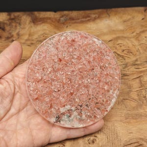Chips de cuarzo rosa redondos de cristal - Resina con cristal - Cristales genuinos - Coaster Stone