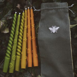 Beeswax Taper Candles Set of 6, Hand Decorated Candles, Floral Bee Candles, Natural Wax Gift, Linen Pouch, Eco Friendly Home Decor image 3