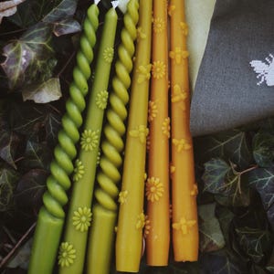 Beeswax Taper Candles Set of 6, Hand Decorated Candles, Floral Bee Candles, Natural Wax Gift, Linen Pouch, Eco Friendly Home Decor image 9