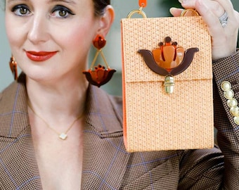 Gissa Bicalho Art Deco style Straw & Acrylic Purse