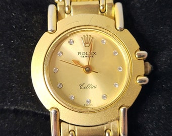 Ladies gold tone wrist quartz watch