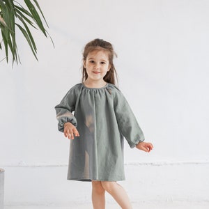 Bloemenmeisjesjurk, vakantie babyjurk, verjaardag linnen kinderjurk, jurk met lange mouwen, stijlvolle kleding kinderen, linnen jurk babymeisje, cadeau meisje