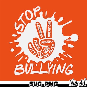 以下が含まれることがあります： 白い平和のサインの周りに「STOP BULLYING」という言葉があります。平和のサインは、「優しさ」、「包括性」、「受け入れる」、「平和」、「団結」、「希望」、「喜び」、「信仰」などの言葉で構成されています。