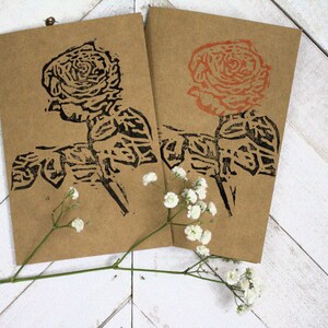 Ensemble de cartes de vœux sculptées et estampillées à la main avec une seule rose