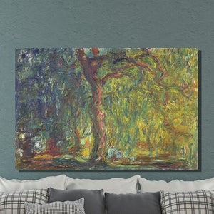 Puede incluir: Una pintura de un gran árbol verde con un tronco grueso y ramas que se extienden hacia el espectador. El árbol está pintado en un estilo suelto e impresionista, con pinceladas visibles en toda la pintura. Los colores son apagados y terrosos, con tonos de verde, marrón y amarillo que dominan la composición.
