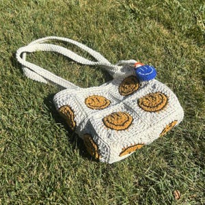 Smile Bag, Crochet Purse, Crochet Tote Bag, Square Bag, Crochet Smile Emoji Bag, Smiley Face Crochet Bag, The Happiest Bag, All Smiles Bag.