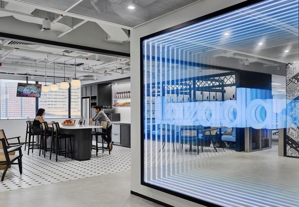 Custom Infinity Mirror | LED 3D Infinity Mirror Light up Sign | Modern ...