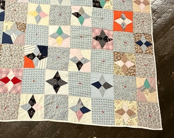 Vintage Vier-Punkte-Stern Hand genähte Patchwork Decke Tagesdecke mit Mid Century Prints und Streifen - Originalgröße