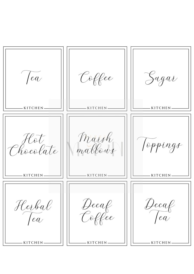 K&ouml;nnte beinhalten: Neun wei&szlig;e Etiketten mit schwarzen R&auml;ndern und schwarzem kursivem Text. Die Etiketten sind f&uuml;r K&uuml;chenartikel wie Tee, Kaffee, Zucker, hei&szlig;e Schokolade, Marshmallows, Toppings, Kr&auml;utertee, entkoffeinierten Kaffee und entkoffeinierten Tee.