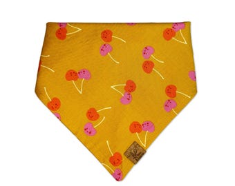 Bandana per cani con motivo ciliegie e baci