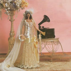 Vintage Häkelanleitung PDF 11.5 Puppe Barbie 1920's Bride Ärmelloses Kleid | Perlenrock Flapper Hut Schleier Geldbörse Blumenstrauß Digital Download