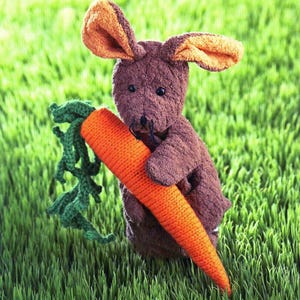 Beginner-friendly KNITTING Pattern Easter Carrot Amigurumi PDF | Vintage Stuffed Toys Softie Orange Vegetable Food DPN Instant Download