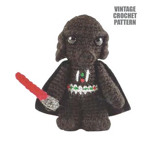 PDF Czarny Amigurumi Star Wars Darth Vader Sith WZÓR SZYDEŁKOWY | Vintage Dark Lord Red Lightsaber Pluszowa Zabawka Ulotka Cyfrowe Pobieranie