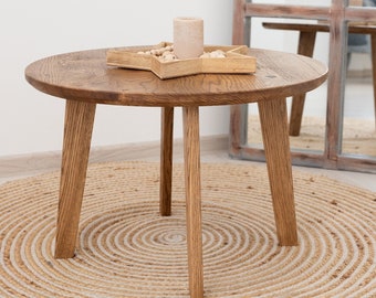 Tavolino rotondo in rovere. Tavolino da divano rotondo rustico. Tavolo rotondo in legno massello. Tavolino in legno.