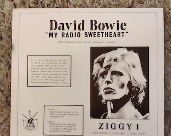 David Bowie: My Radio Sweetheart / Ziggy Stardust Live On The Airwaves, Volym 1, på skivbolaget Tune In 001 - se skanningar för mer information