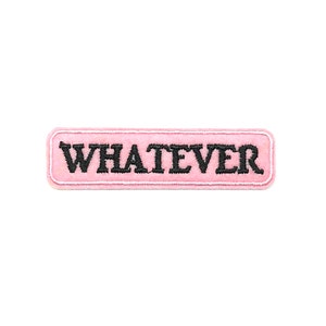 Parche WHATEVER / Aplique termoadhesivo de chica mala sarcástica rosa / Insignia punk bordada DIY para chicas adolescentes / Accesorio artesanal para mochila y chaqueta