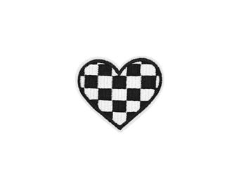 Parche de corazón a cuadros / Aplique termoadhesivo de amor a cuadros blancos y negros / Insignia adhesiva punk DIY / Accesorio para mochilas de skaters adolescentes
