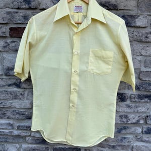 Vintage 1960’s Men’s Yellow McGregor Button Down Shirt Size Small
