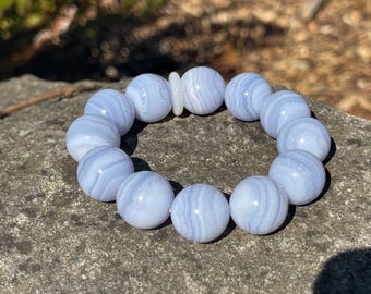 Natural blue lace agate with mother of pearl bead bracelet 16mm+ 天然满纹蓝纹玛瑙配鱼骨手串