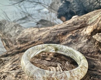 Rare Find - Natural snowflake white rutile rutilated quartz bangle bracelet in 55mm+  天然浅绿白雪霜发和绿碧玺矿共生水晶手镯55圈