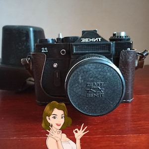 Zenit 11 Vintage SLR Soviet Camera + Helios 44 M-4 58 mm F2 Lens + Retro Leather Ever Ready Case, Film Collectible Camera Made in URSS, Retro