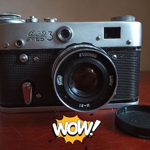 Macchina fotografica a pellicola telemetro FED 3 sovietica d'epoca (copia Leica) + obiettivo Industar-61 2,8/52 mm + custodia originale in pelle sempre pronta all'uso realizzata in URSS 35 mm