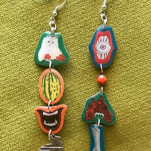 Hausu - dangle charm earrings
