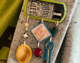 Return to Oz - dangle charm brooch