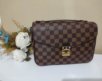 Louis Vuitton Pochette Metis Review - by Kelsey Boyanzhu