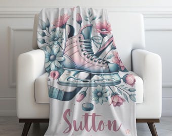 Manta de lã personalizada para jogadora de hóquei: manta macia com estampa floral de patins de gelo.